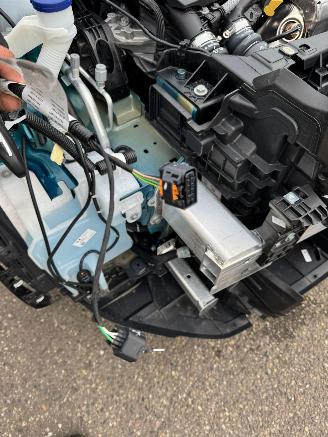 Peugeot 2008 1.2 AUTOMAAT Hybrid 145 Allure picture 7