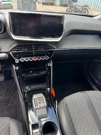 Peugeot 2008 1.2 AUTOMAAT PureTech 130 Allure picture 14