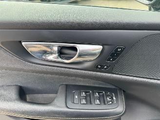 Volvo V-60 2.0 B3 R-Design picture 20