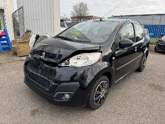 krockskadad bil auto Peugeot 107 1.0 AUTOMAAT Active 2012/11