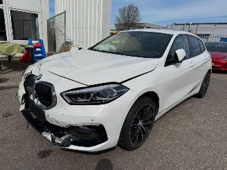 Schadeauto BMW 1-serie 118i AUTOMAAT High Executive 2021/5