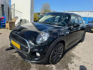 skadebil auto Mini One 1.5 One Business Edition 2019/7