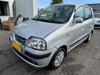 krockskadad bil auto Hyundai Atos 1.1i Dynamic Young 2006/6