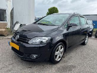 Vaurioauto  passenger cars Volkswagen Golf plus 1.6 TDI Highline 2009/11