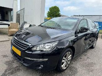 Unfallwagen Peugeot 308 SW 1.6 BlueHDI Blue Lease Executive Pack 2015/12