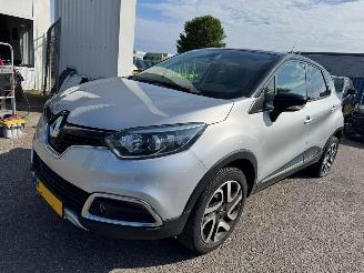 uszkodzony samochody osobowe Renault Captur 0.9 TCe Xmod 2016/10