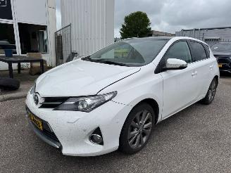 Schadeauto Toyota Auris 1.8 AUTOMAAT Hybrid Executive 2013/8