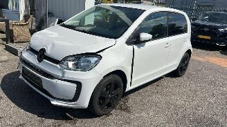 Schadeauto Volkswagen Up! 1.0 BMT move up! 2017/5