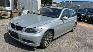 Voiture accidenté BMW 3-serie 330d AUTOMAAT Dynamic 2005/12