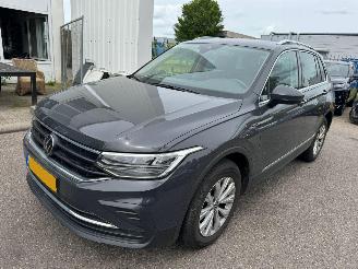 Coche accidentado Volkswagen Tiguan 1.5 TSIb life Bns 2022/1