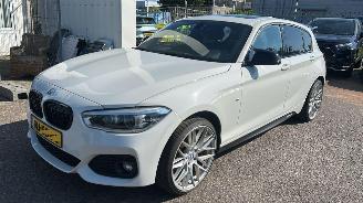 uszkodzony samochody osobowe BMW 1-serie 120i  AUT M-SPORT BJ 2017 2017/2