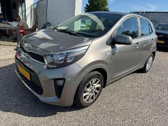 Schadeauto Kia Picanto 1.0 CVVT EconomyPlusLine 2019/4