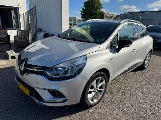 skadebil auto Renault Clio Estate 0.9 TCe Limited 2017/2
