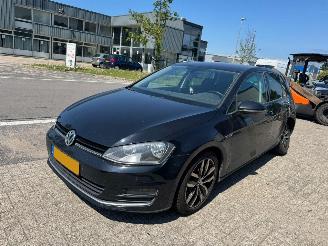 krockskadad bil auto Volkswagen Golf 1.4 AUTOMAAT TSI ACT Business Edition R Connected 2015/8