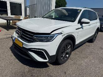 Vaurioauto  passenger cars Volkswagen Tiguan Allspace 1.5 TSI Life Business 7p. 2023/6