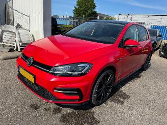 damaged passenger cars Volkswagen Golf 1.0 TSI Highline Business R 2018/3