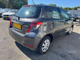 Coche accidentado Toyota Yaris 1.0 VVT-i Aspiration 2012/2