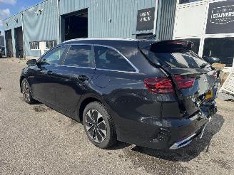 Kia Ceed 1.6 GDI PHEV DynamicPlusLine picture 3