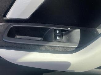 Peugeot 208 208 I (CA/CC/CK/CL), Hatchback, 2012 / 2019 1.0 Vti 12V PureTech picture 6