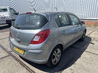 Schadeauto Opel Corsa 1.2 16V DESIGN EDITION 2013/3