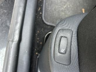 Renault Clio ESTATE 0.9 TCE DYNAMIQUE picture 12