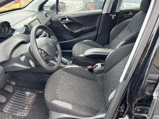 Peugeot 208 1.2 PURETECH LION picture 8