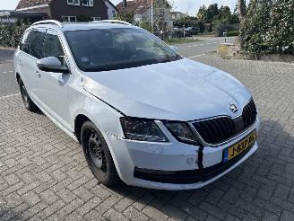 Skoda Octavia 1.0 TSI GREENTECH BUSINESS EDITION PLUS picture 4