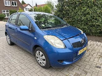 damaged passenger cars Toyota Yaris 1.3 VVTI SOL 2006/3