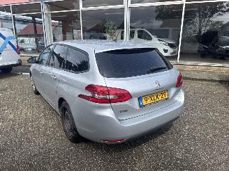 Peugeot 308 1.2 e  THP SW picture 2