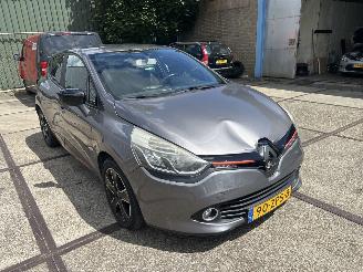 skadebil auto Renault Clio 0.9 TCE EXPRESSION 2013/2