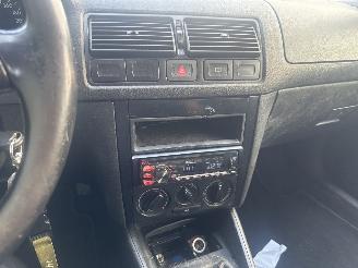 Volkswagen Golf 1.6 picture 7