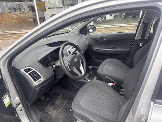 Hyundai I-20 1.2  I- Motion picture 5