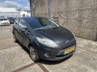 uszkodzony samochody osobowe Ford Fiesta 1.25 TREND 2009/12