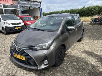 damaged passenger cars Toyota Yaris 1.3 VVT-I TREND 2016/8
