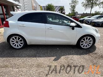 Kia Rio Rio III (UB), Hatchback, 2011 / 2017 1.1 CRDi VGT 12V picture 6