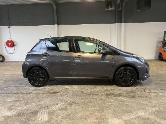 Toyota Yaris 1.5 Full Hybrid NL NAP! picture 6