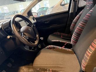 Citroën C1 1.0 VTi Shine picture 17