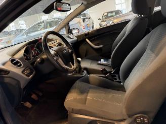 Ford Fiesta 1.25 Ghia picture 13