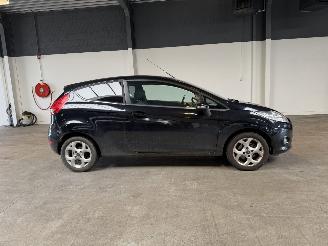 Ford Fiesta 1.25 Ghia picture 6