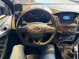 Ford Focus 1.0 Titanium picture 19