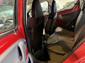 Toyota  1.0-12V Aspiration Red 93.000 NAP! picture 11