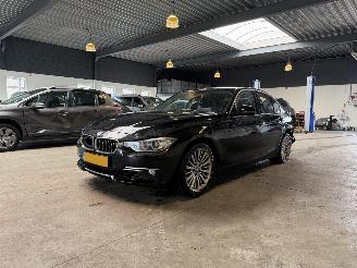 Auto incidentate BMW 3-serie 320i Executive 2015/7