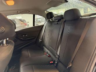 BMW 3-serie 320i Executive picture 14