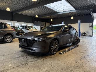 Schadeauto Mazda 3 2.0 e-SkyActiv G 122 2021/3