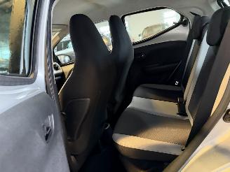 Toyota Aygo 1.0 VVT-i x-play Automaat! picture 13