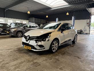 uszkodzony samochody osobowe Renault Clio 0.9 TCe Limited 2017/9