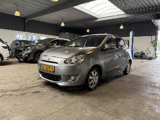 krockskadad bil auto Mitsubishi Space-star 1.0 Bright 100.000 NAP! 2015/9