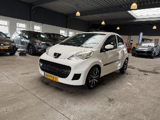 Auto incidentate Peugeot 107 1.0-12V Millesim 200 2011/3
