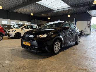 Unfallwagen Toyota Yaris 1.5 Hybrid Active NAP! 2023/9