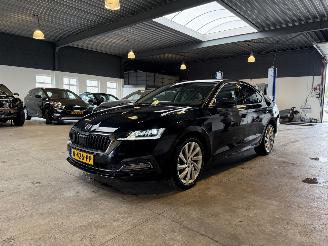 Voiture accidenté Skoda Octavia 1.5 TSI First Edition 2021/4